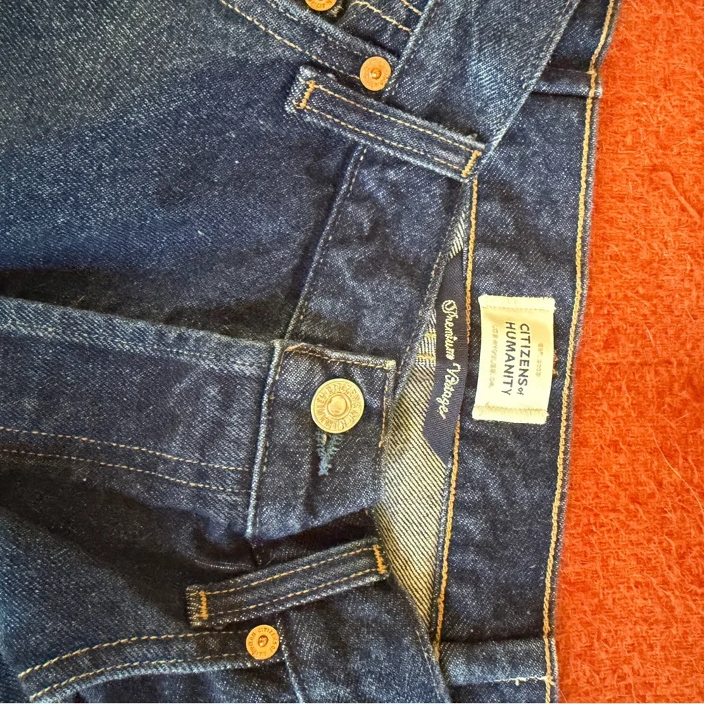 Citizens Of Humanity Indigo Wide-Leg Raw-Hem Jeans - Picture 3 of 5